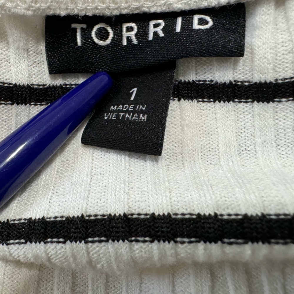 TORRID 1 Plus Size White Black Stripe Ribbed Off-Shoulder Henley Short Sleeve 1X - Picture 14 of 14